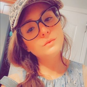 Meet your Posher, Shelby